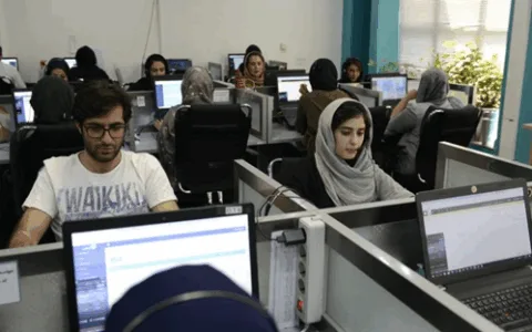 美国制裁，苹果下架，伊朗年轻人“解锁”创业“