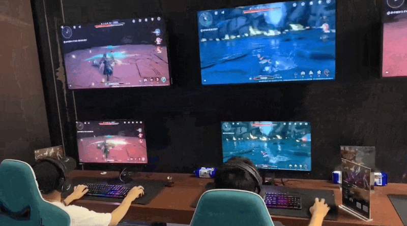 在东京千叶幕张展览馆，中国游戏人潮汹涌