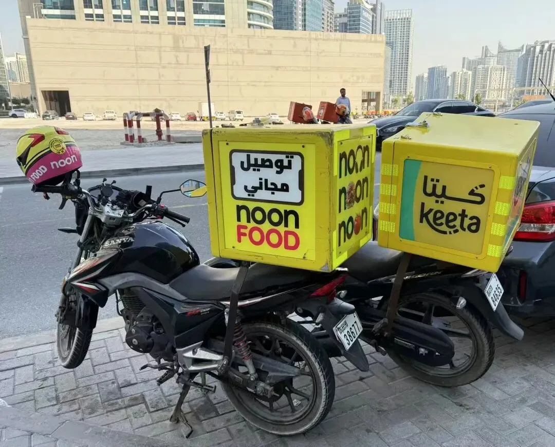 在迪拜送外卖：没有“电驴”、运力不稳，配送费约3.9元到5.8元